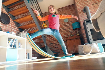 TICTOYS - das.BRETT Balance Board lackiert mit Korkriemen / BLAU