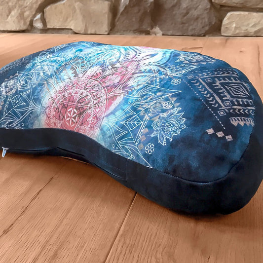 THE SPIRIT OF OM® Halbmond-Sitzkissen / INDIGO DREAM